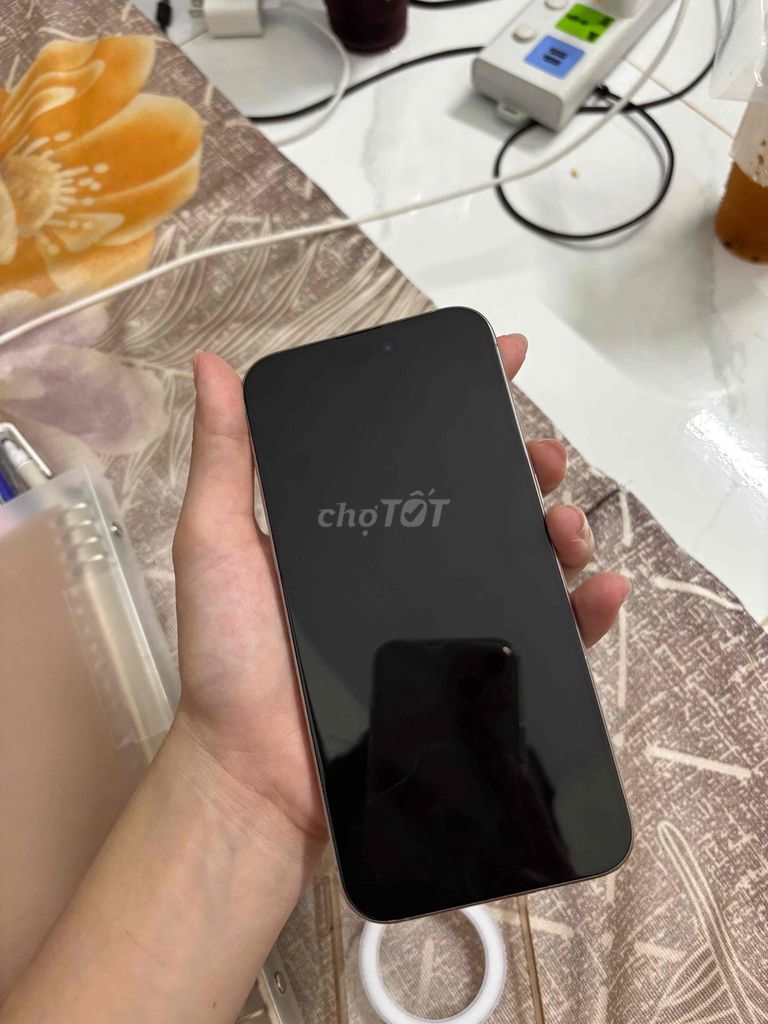 Apple iPhone 15 Pro Max 256GB Xám. Mua bán Điện thoại tại Thành phố Buôn Ma Thuột Đắk Lắk được đăng bởi Phạm Hữu Dũng hình 1