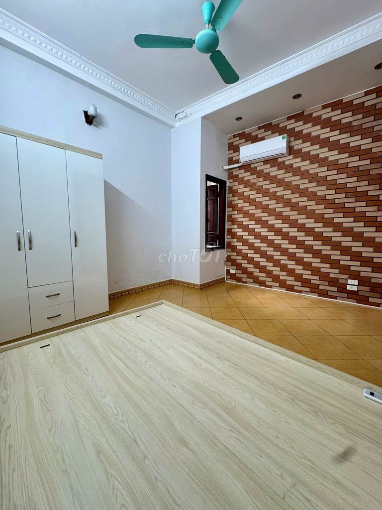 Cho thuê phòng trọ Định Công, Hoàng Mai, có ban công