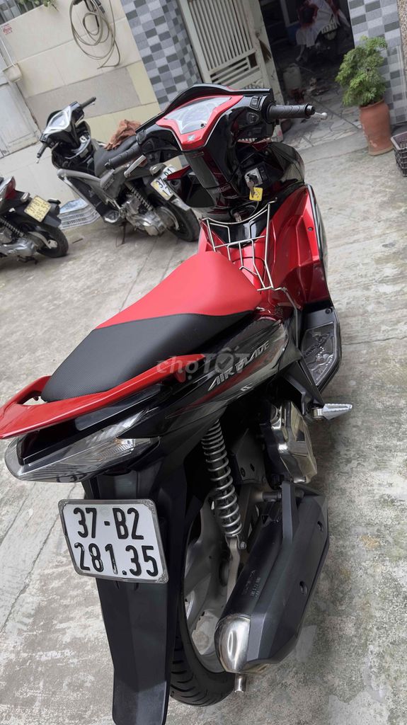 Honda Air Blade 125 Đỏ đen. Mua bán Xe máy tại Thành phố Vinh Nghệ An được đăng bởi cửa hàng xe máy hồng sáng hình 4