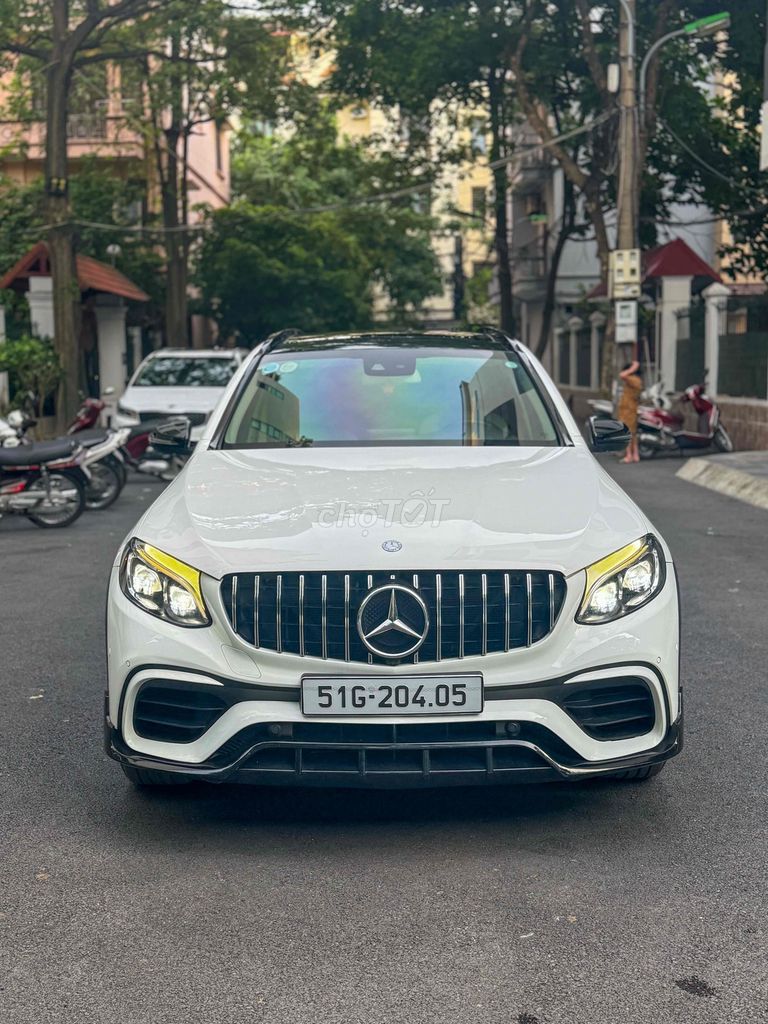 GLC300 4MATIC TRẮNG KEM UP FULL BODY GLC63. Mua bán Ô tô tại Quận Cầu Giấy Hà Nội được đăng bởi Dương Tuấn Linh hình 1