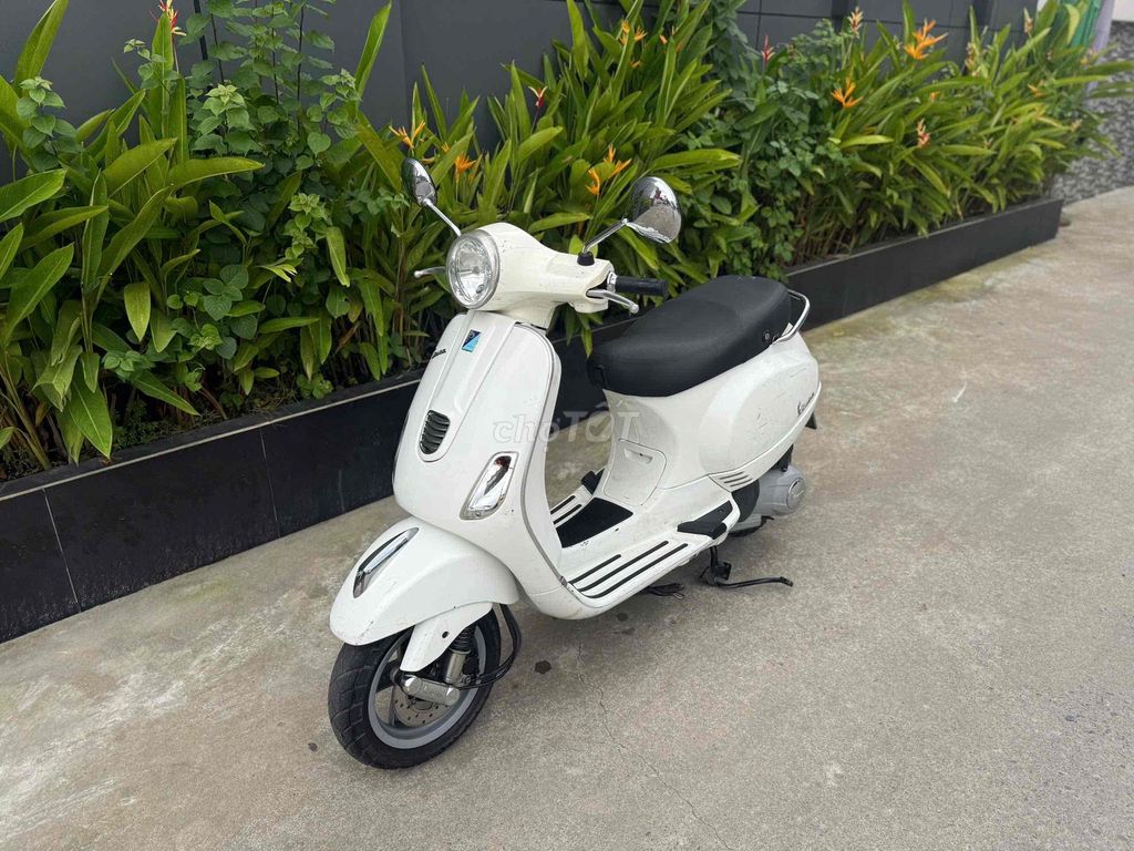 Piaggio Vespa LX 125 2013 Trắng 314045 km. Mua bán Xe máy tại Quận Tân Bình Tp Hồ Chí Minh được đăng bởi pham chi hình 5