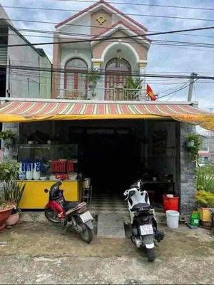 Nhà Sổ hồng riêng chính chủ ngay chợ Bình Chánh. Mua bán nhà ở tại Huyện Bình Chánh Tp Hồ Chí Minh được đăng bởi Trâm Nguyễn