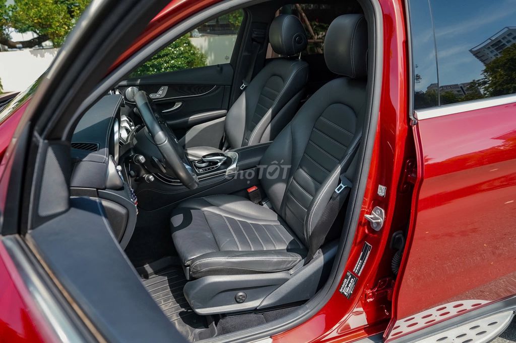 Mercedes GLC300 4Matic 2019, Bank 90%. Mua bán Ô tô tại Quận 7 Tp Hồ Chí Minh được đăng bởi Hoàn Lee Xe Lướt hình 14