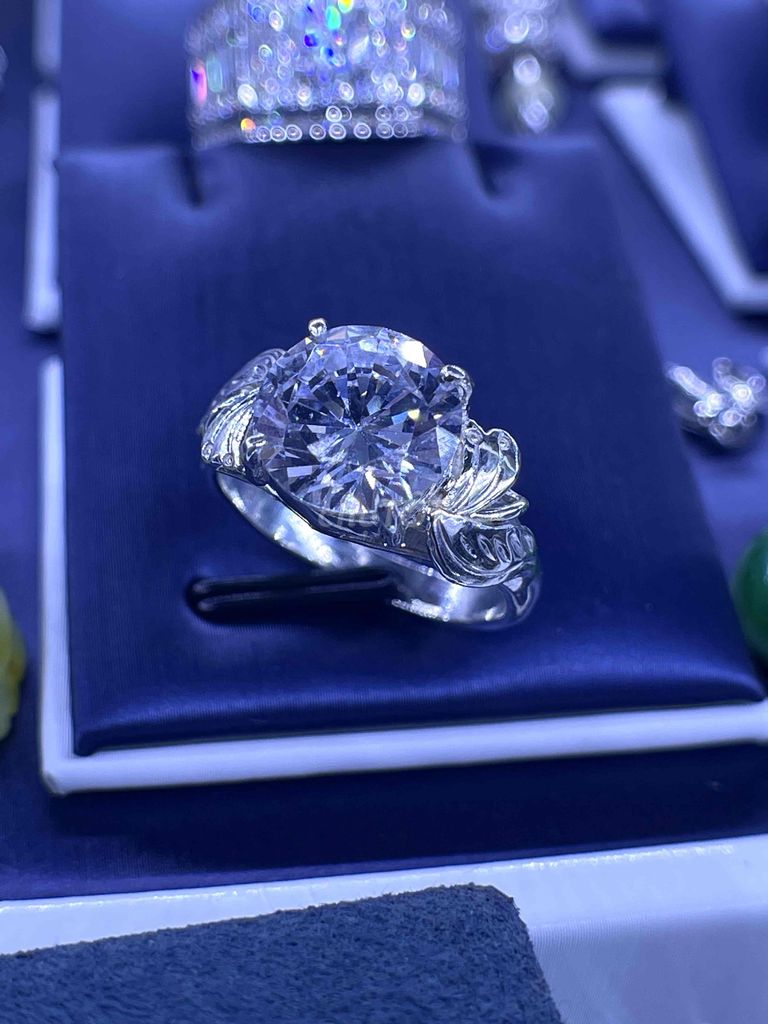 Nhẫn Nữ Bạc Đá CZ size 16. Mua bán Phụ kiện thời trang khác tại Quận 7 Tp Hồ Chí Minh được đăng bởi Minh Tiến Q7 hình 1