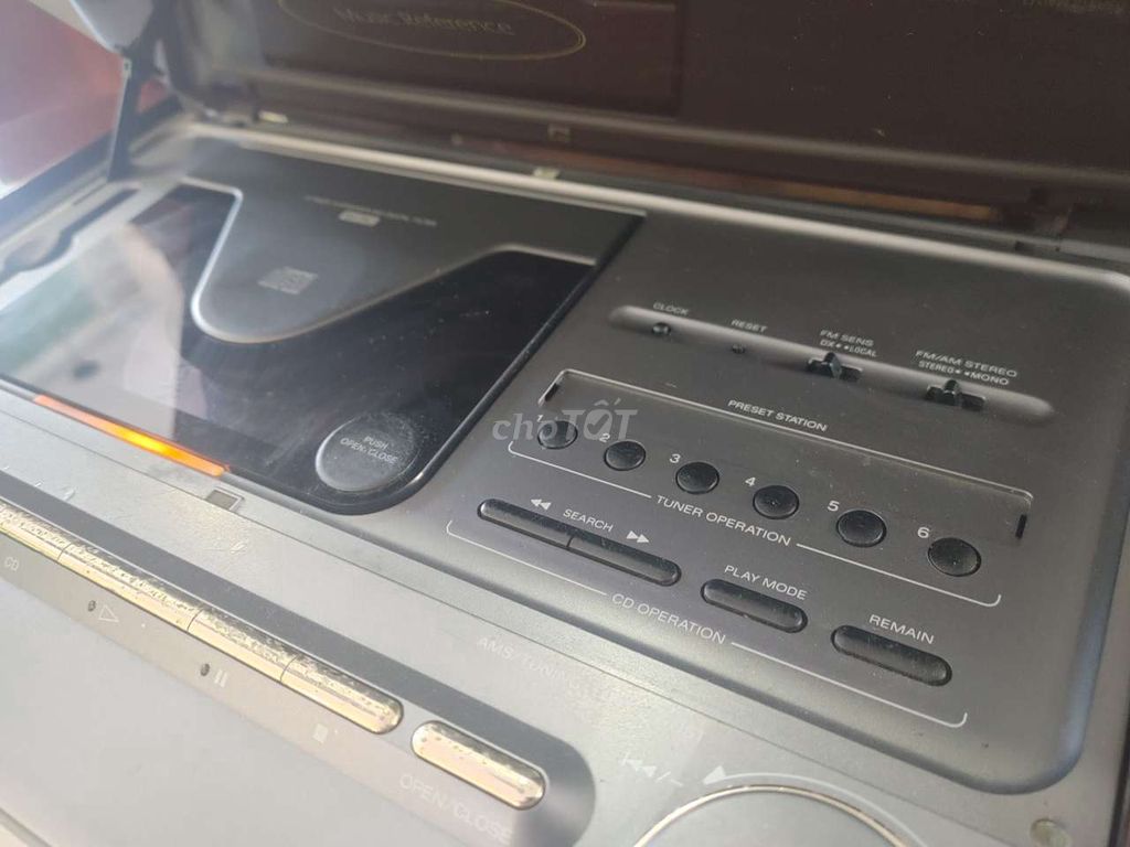 Sony D3000 dòng kỷ niệm sang trọng, hoạt động tốt