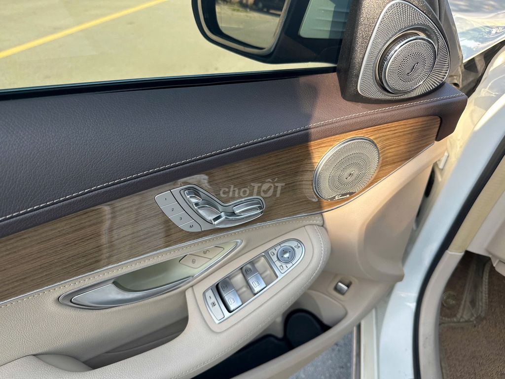 Mercedes-Benz C250 Exclusive 2016 màu trắng. Mua bán Ô tô tại Quận Thanh Xuân Hà Nội được đăng bởi Nguyễn Tuấn Hoàng hình 13