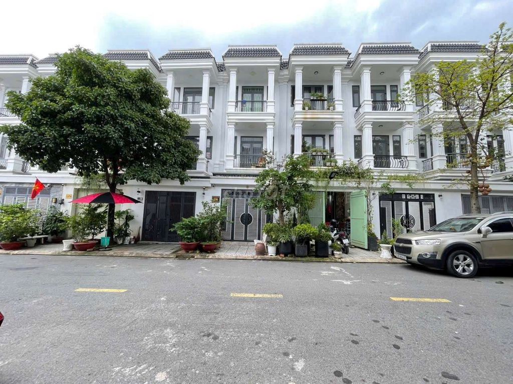 Nhà phố KDC Hoàng Nam 5, phường Tân Bình TP Dĩ An
