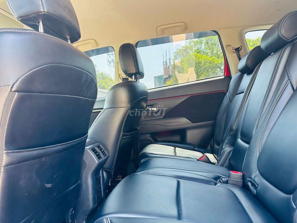 Mitsu Outlander 2023 Premium 2.0 CVT - 30000 km. Mua bán Ô tô tại Quận Bình Tân Tp Hồ Chí Minh được đăng bởi Trần Nguyên Hiếu hình 7