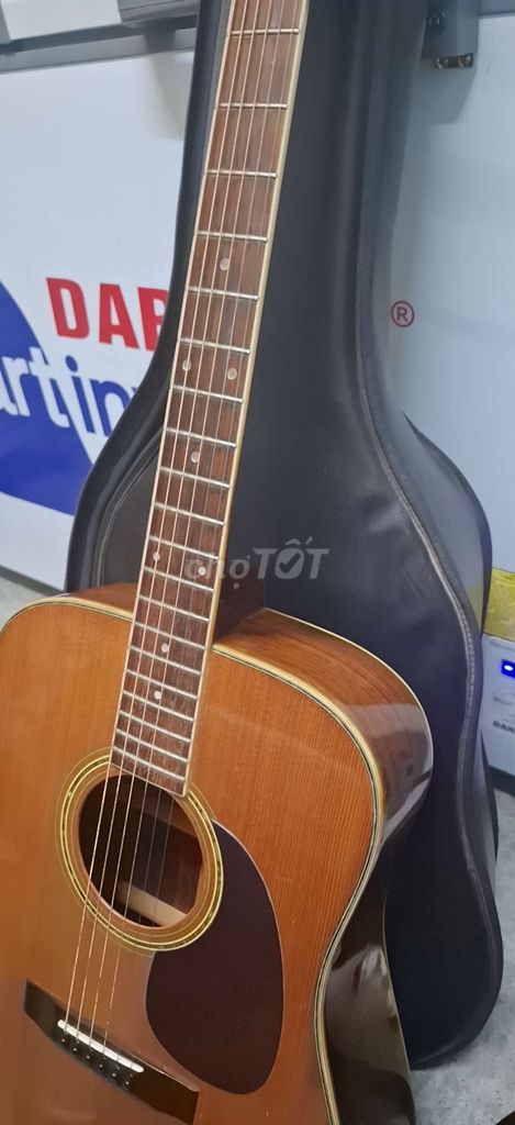 Cần bán guitar Morris W30