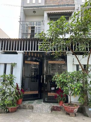 Nhà lầu 5x20 (4pn) đường 6m thông, gần chợ Bà Điểm, KCN Vĩnh Lộc A