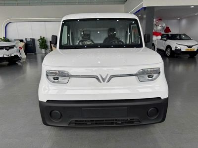 VinFast EC Van Xe điện đa năng màu Trắng