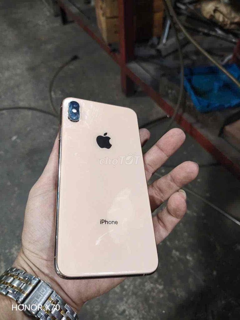 Apple iPhone XS Max Vàng. Mua bán Điện thoại tại Thị xã Tân Uyên Bình Dương được đăng bởi Lang Nhin Cuoc Song hình 1