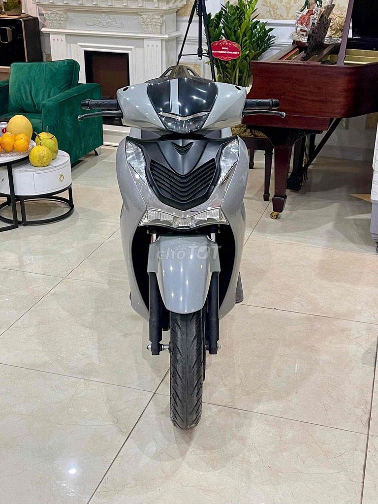 XE MÁY 68 - Honda Sh 150 Abs 2022 Xi Măng. Mua bán Xe máy tại Quận Tây Hồ Hà Nội được đăng bởi Đức Anh hình 1