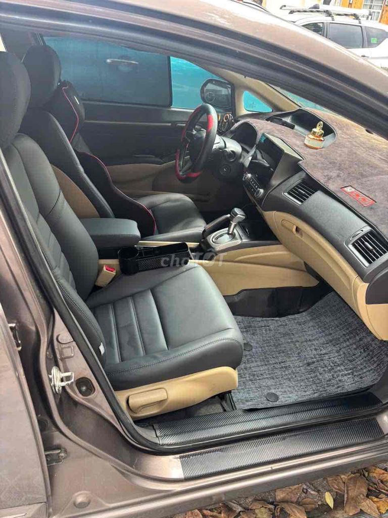 Honda Civic 2011 АКПП — вложено в интерьер и ТО 30 млн