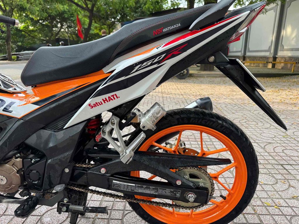 Honda Sonic Repsol chính chủ biển thành phố. Mua bán Xe máy tại Huyện Bình Chánh Tp Hồ Chí Minh được đăng bởi Phong Vũ hình 6