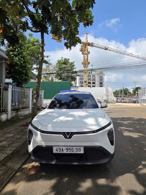 VinFast MPV7 2026 Trắng Điện 4466 km