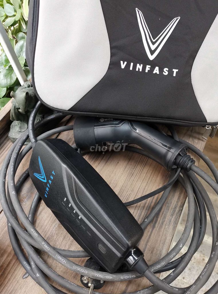 Bộ sạc xách tay chính hãng VinFast 3.5KW. Mua bán Phụ tùng xe tại Quận Hai Bà Trưng Hà Nội được đăng bởi DUYKHANH5445 hình 1