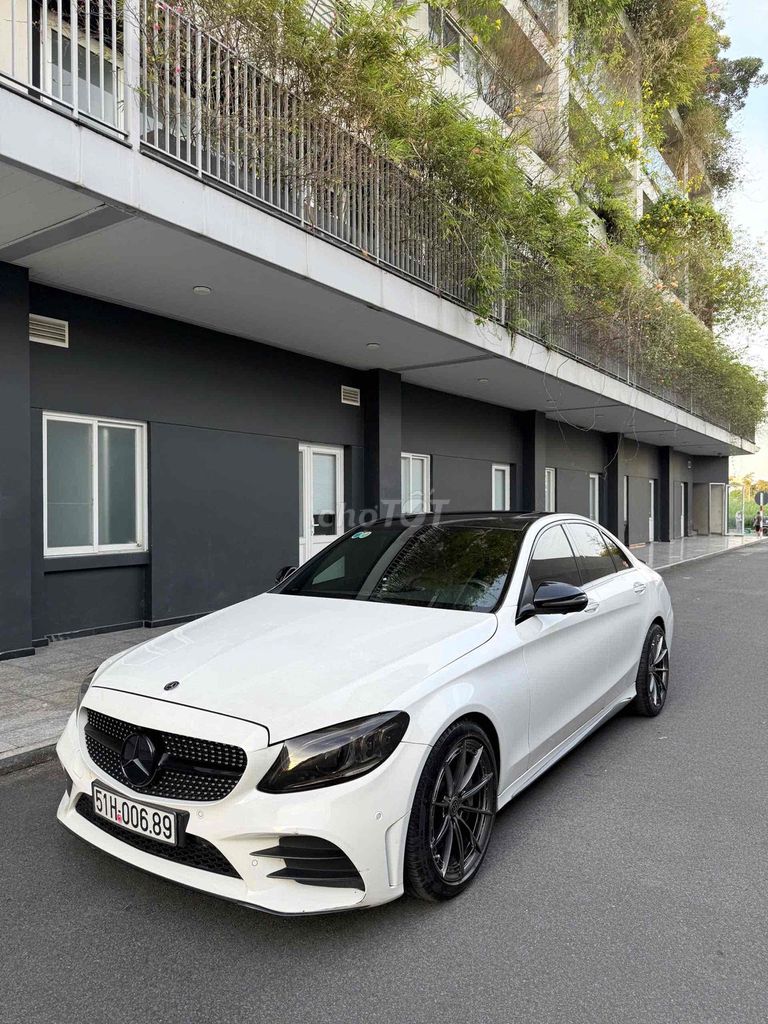 Mercedes Benz C Class 2019 C 300 AMG - 125000 km. Mua bán Ô tô tại Thành phố Thủ Đức Tp Hồ Chí Minh được đăng bởi Huy Hoàng hình 2