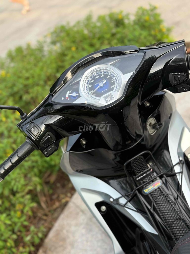 Honda Wave i Bạc Đen. Mua bán Xe máy tại Quận 8 Tp Hồ Chí Minh được đăng bởi Phạm Đức hình 4