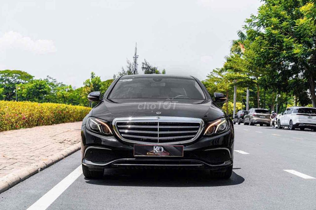 E200 Model 2019 màu đen nt nâu siêu đẹp giá tốt. Mua bán Ô tô tại Quận 7 Tp Hồ Chí Minh được đăng bởi Dương Phương hình 1