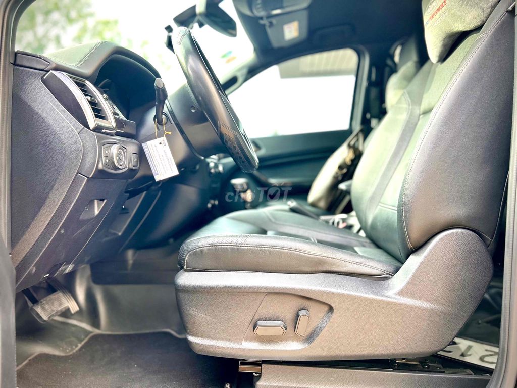 Ford Everest 2022 Titanium 2.0L AT 4x2 - 40000 km. Mua bán Ô tô tại Thành phố Buôn Ma Thuột Đắk Lắk được đăng bởi Hoài Chỉnh Ford hình 9