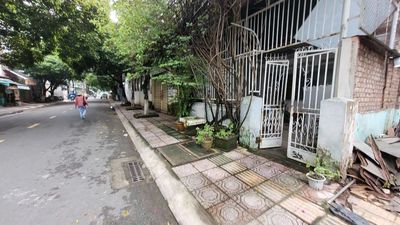 Giảm sâu, bán gấp nhà & đất mặt tiền đường Lê Văn Tám, P1, Vĩnh Long
