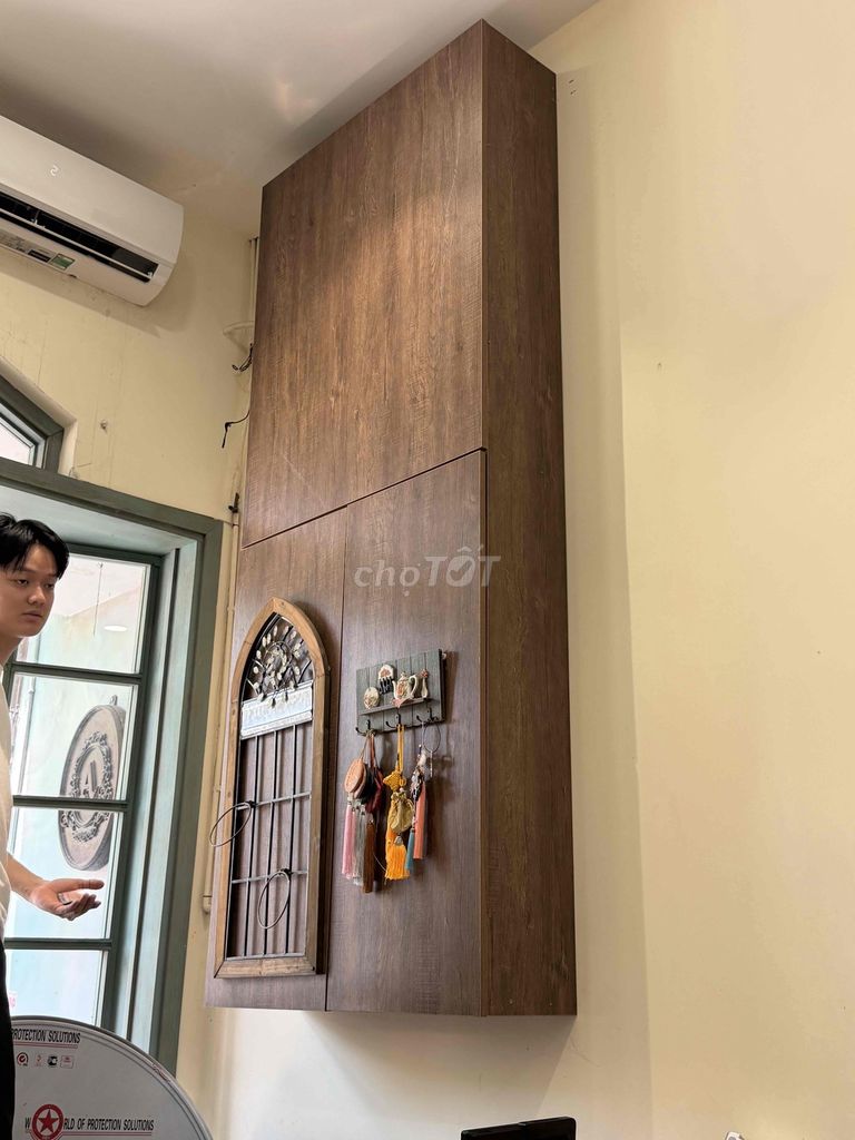 Tủ ốp tường ván ép 2 cánh màu Nâu. Mua bán Tủ, kệ gia đình tại Quận Hải Châu Đà Nẵng được đăng bởi phương anh hình 1