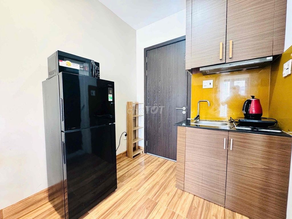 Furnished studio with balcony on Nguyễn Xuân Khoát — photo 6