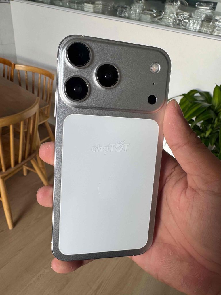 Apple iPhone XR độ 17 64GB Bạc main zin màn zin.. Mua bán Điện thoại tại Quận Ninh Kiều Cần Thơ được đăng bởi Khải mobile hình 1