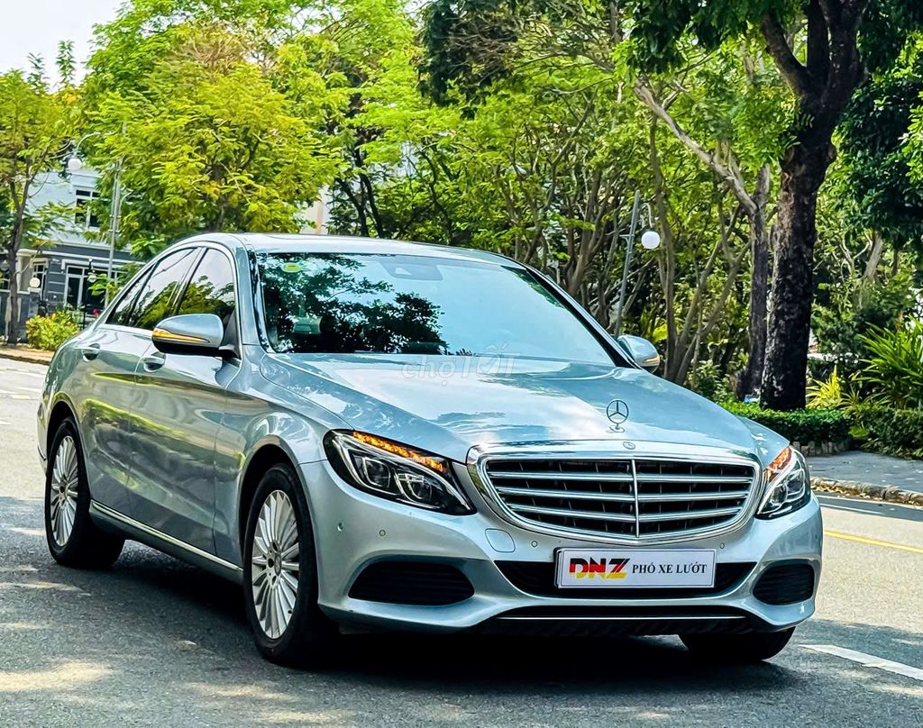 Эксклюзивный Mercedes C250 2015, серебристый, 55 000 миль