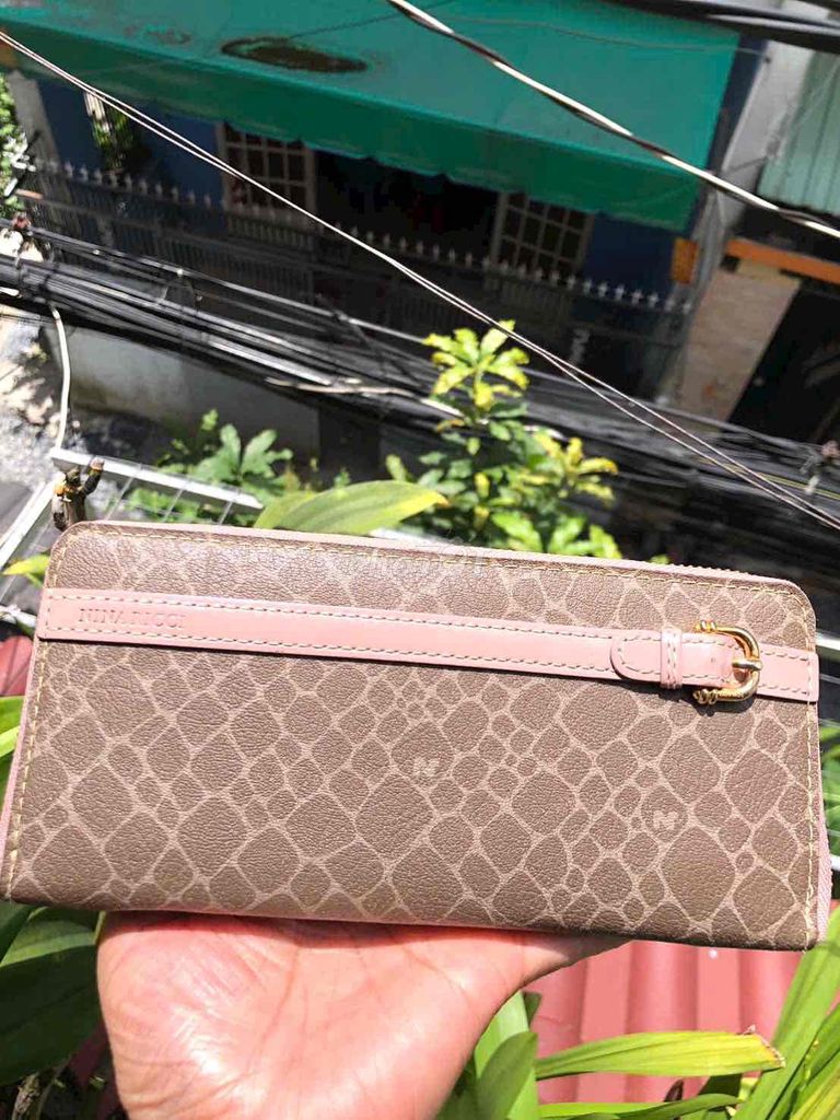 Ví cầm tay nữ hiệu Nina Ricci chính hãng da thật. Mua bán Túi xách tại Quận Tân Bình Tp Hồ Chí Minh được đăng bởi Phương Anh hình 1
