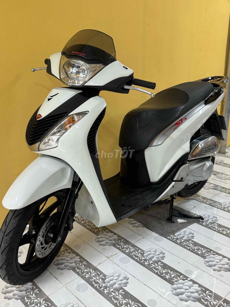 Honda SH 125 2011 Trắng. Mua bán Xe máy tại Quận Sơn Trà Đà Nẵng được đăng bởi Minh Dũng bán trả góp 136 vân đồn  hình 3