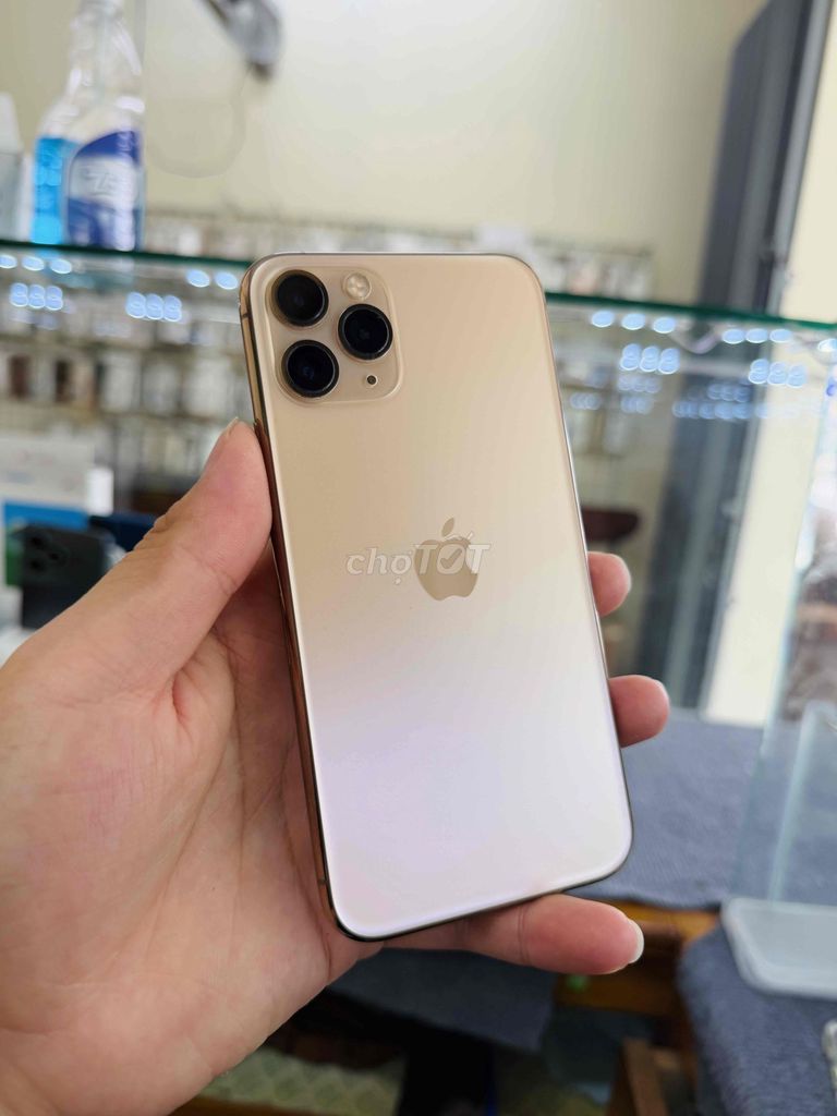 Apple iPhone 11 Pro Quốc Tế  256GB Vàng. Mua bán Điện thoại tại Huyện Tam Bình Vĩnh Long được đăng bởi Trong Tran hình 1