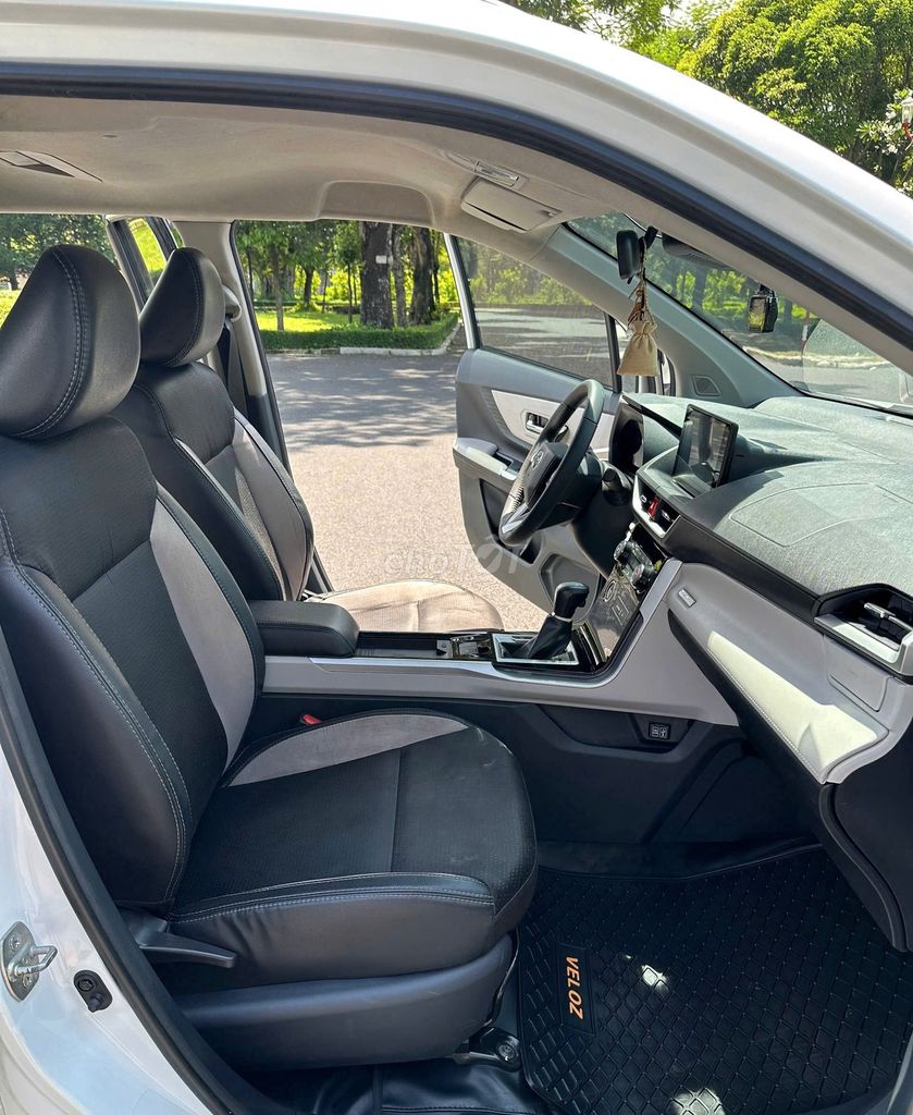 Toyota Veloz Cross 2022 CVT Top siêu mới. Mua bán Ô tô tại Quận 12 Tp Hồ Chí Minh được đăng bởi NHI Ô TÔ AN SƯƠNG hình 10