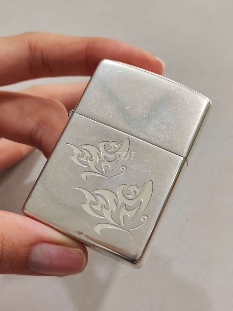 Zippo 2005 mạ bạc