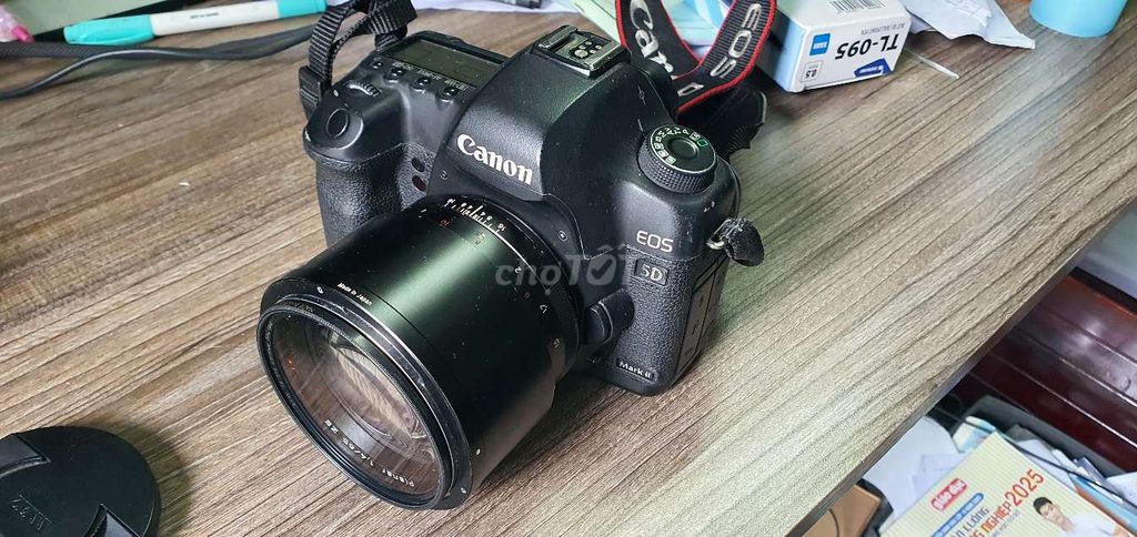 Ống kính Carl Zeiss 85mm F1.4 ZE Planar T* Canon. Mua bán Máy ảnh, Máy quay tại Quận 7 Tp Hồ Chí Minh được đăng bởi Ngô Trung Tấn  hình 1