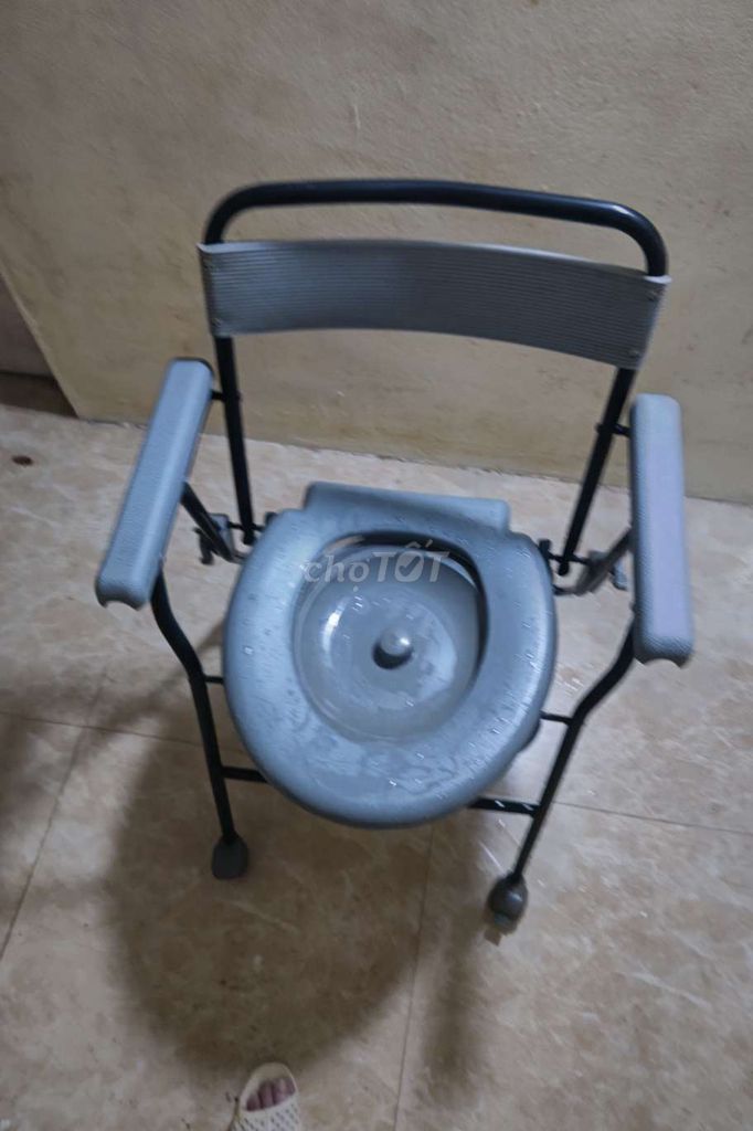 Ghế bô sắt nhựa xám có bánh xe 70%. Mua bán Nội thất, đồ gia dụng khác tại Quận Đống Đa Hà Nội được đăng bởi Linh Nguyen hình 1