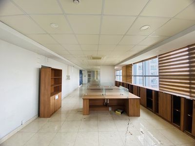 Văn phòng DT lớn 125m2 có nội thất đầy đủ để làm văn phòng tại Luxcity