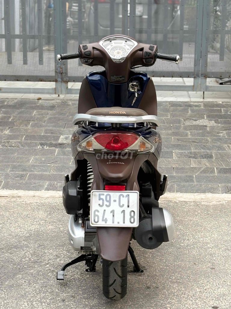Honda SH Mode 2015 синий, номера Хошимина, от собственника, мал. пробег