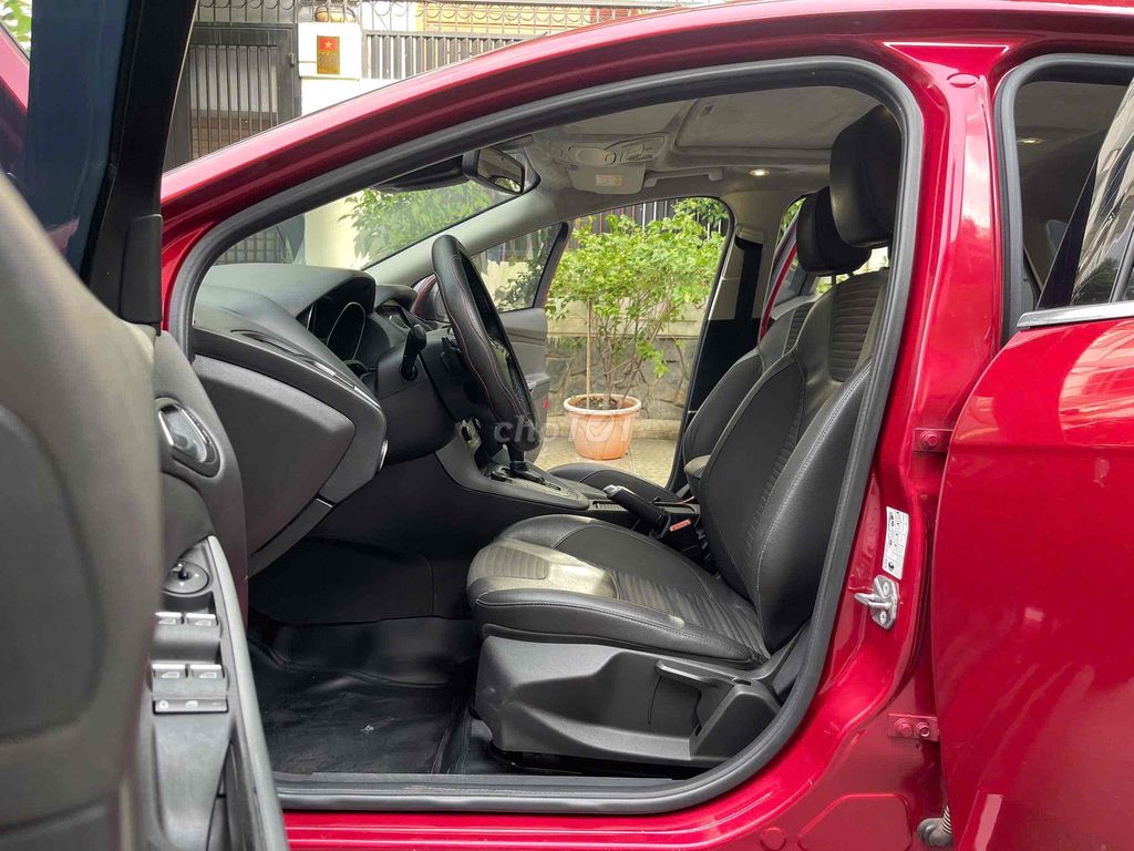 Ford Focus 2018 Sport 1.5L - 67000 km. Mua bán Ô tô tại Quận Tân Bình Tp Hồ Chí Minh được đăng bởi Sài Gòn Ford hình 11