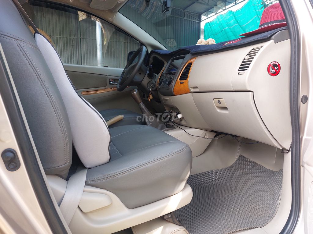 Toyota Innova 2012 G 7 chỗ.