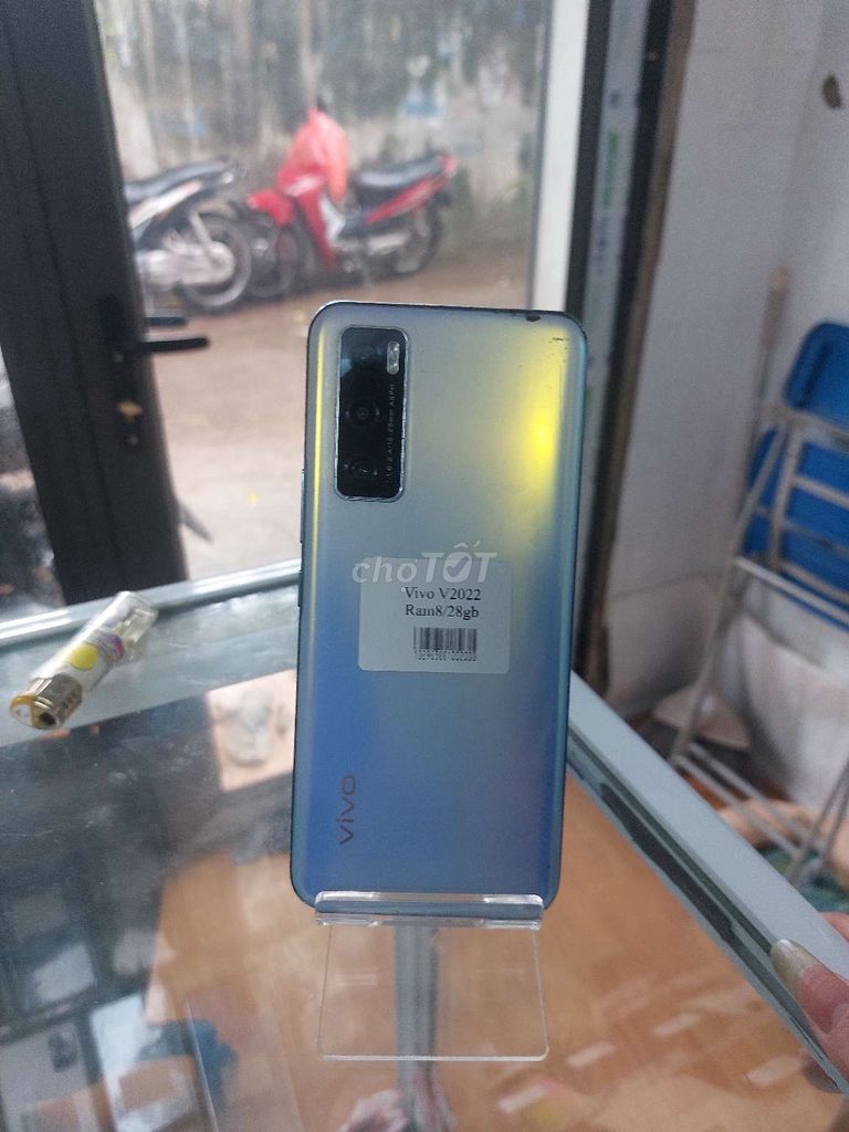 Vivo V2022 ram8/128