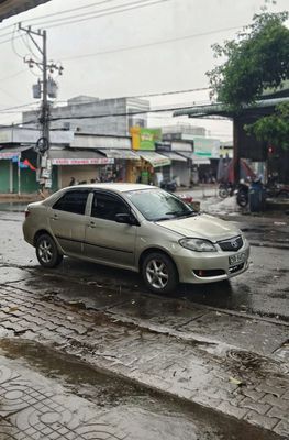 Toyota Vios 2005 Vàng cát