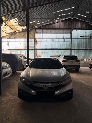 Honda Civic 2019 1.8E 73.000 km Bạc