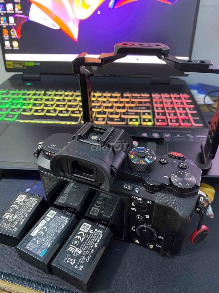 Máy ảnh SONY A7R2 + 3 pin tặng rig