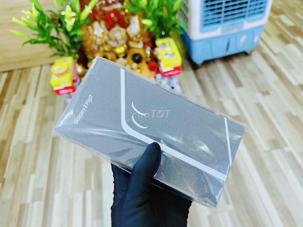 Samsung Z Flip 7 5G 256GB VN Xanh Navi Mới 100%. Mua bán Điện thoại tại Quận Hải Châu Đà Nẵng được đăng bởi Hoàng Anh Tuấn hình 1