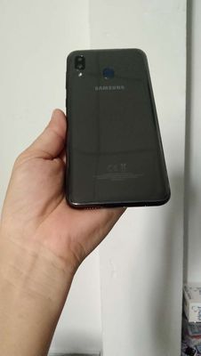 Samsung Galaxy A20 32gb Xám. 2 Sim
