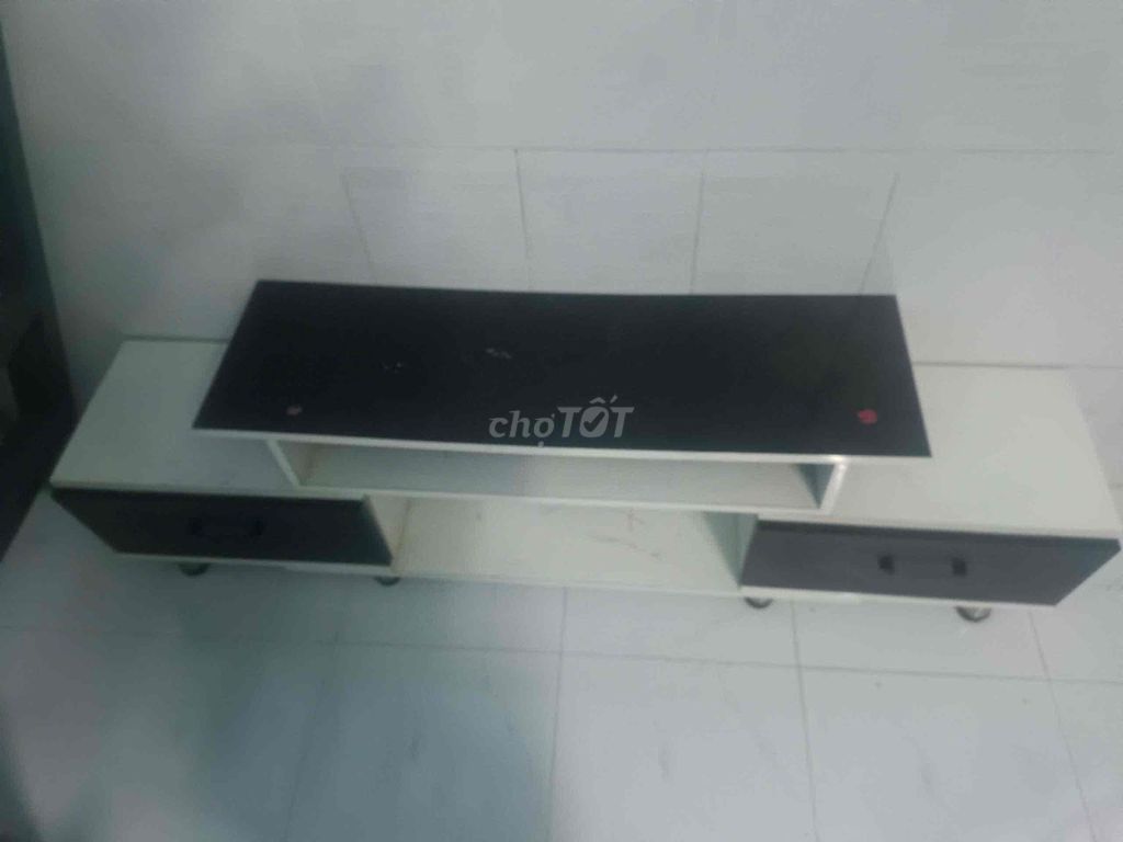Thanh lý Kệ tivi Gỗ Trắng, Đen Hiện đại. Mua bán Tủ, kệ gia đình tại Quận Gò Vấp Tp Hồ Chí Minh được đăng bởi Hải Yến hình 1
