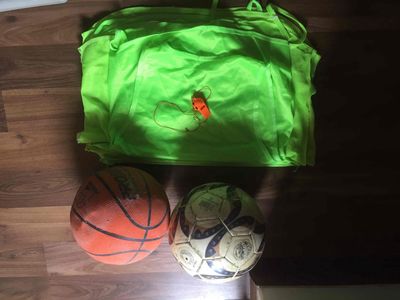 Bóng đá bóng rổ và Bộ áo tập