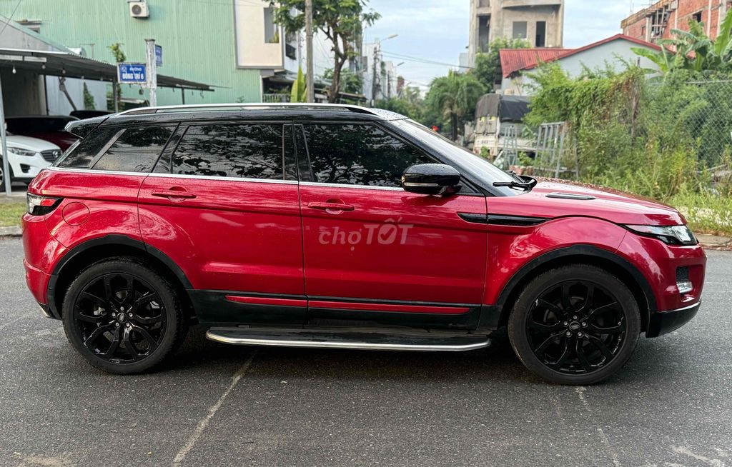 Range Rover Evoque 2013 красный британский SUV